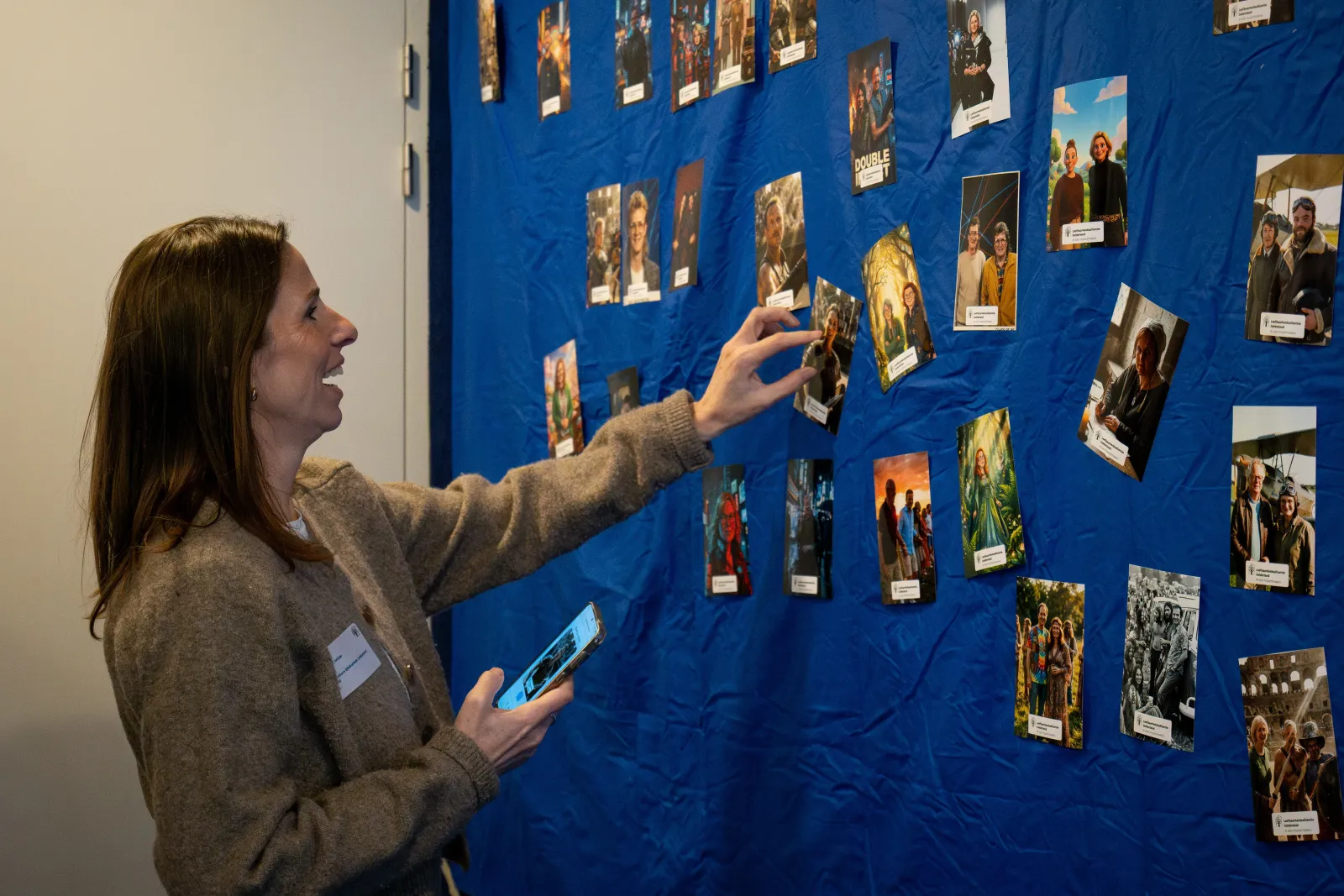 AI foto opplakken op sticky wall